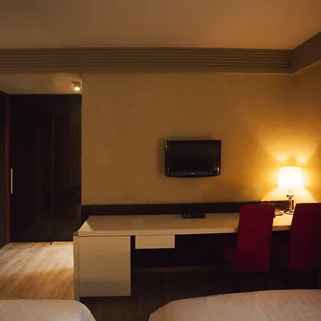 Huaxia 4* Milano